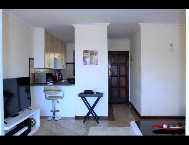 2 BEDROOM APARTMENT SOLD IN MOOIKLOOF RIDGE